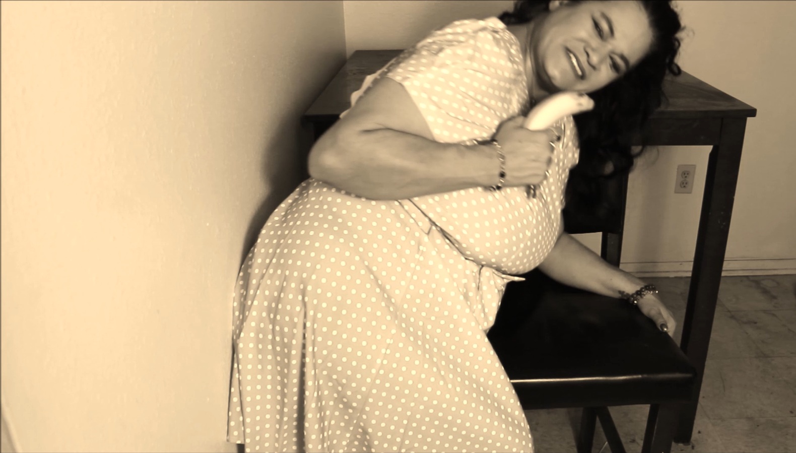 Watch me fuck a banana is this video cumming soon: Www.TheHaydeeRodriguez.com